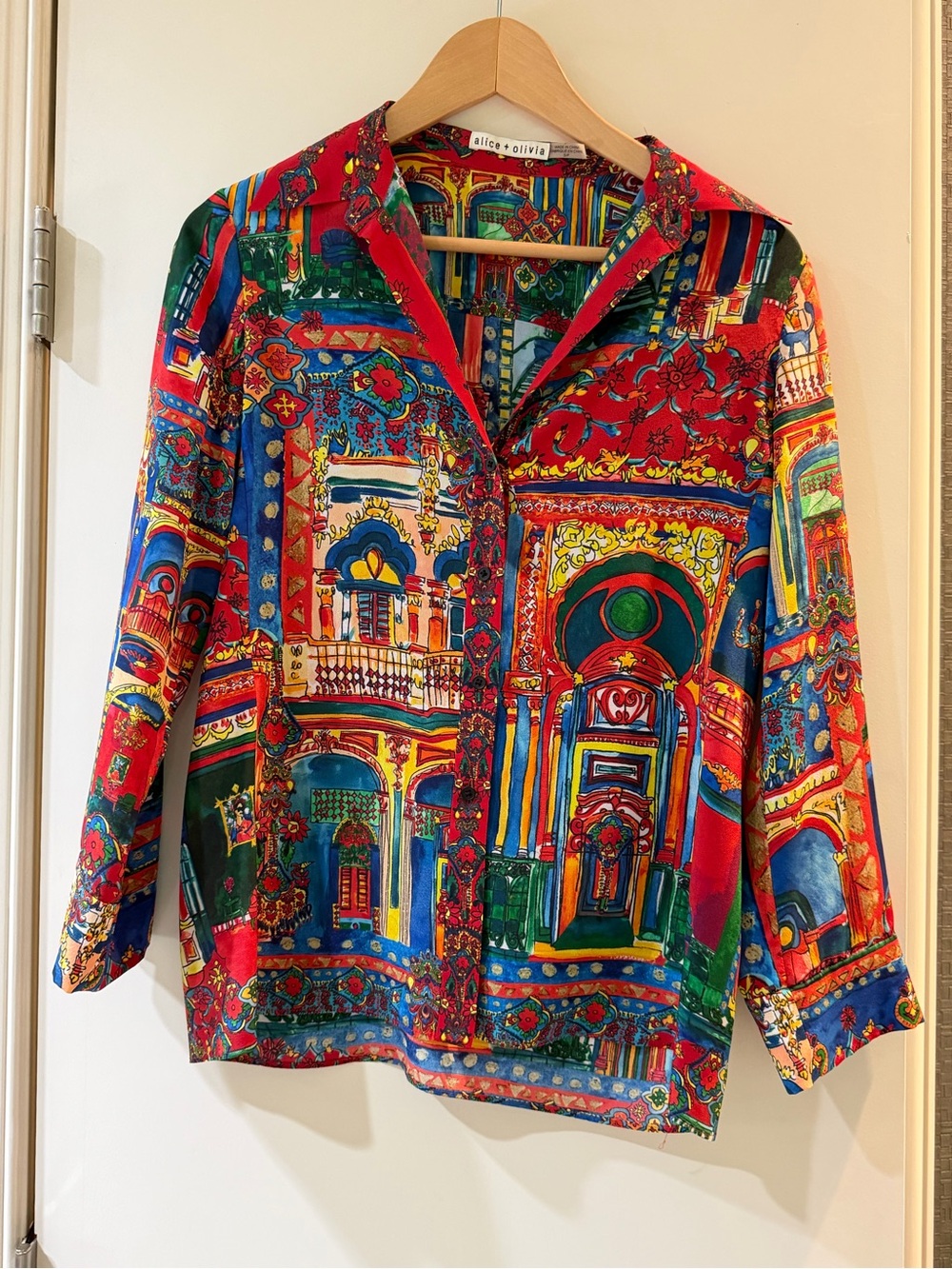 Alice + Olivia Red Multicolor Architectural Print Button-Down Shirt size small